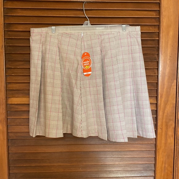 NEW Plaid Skirt - Picture 3 of 4